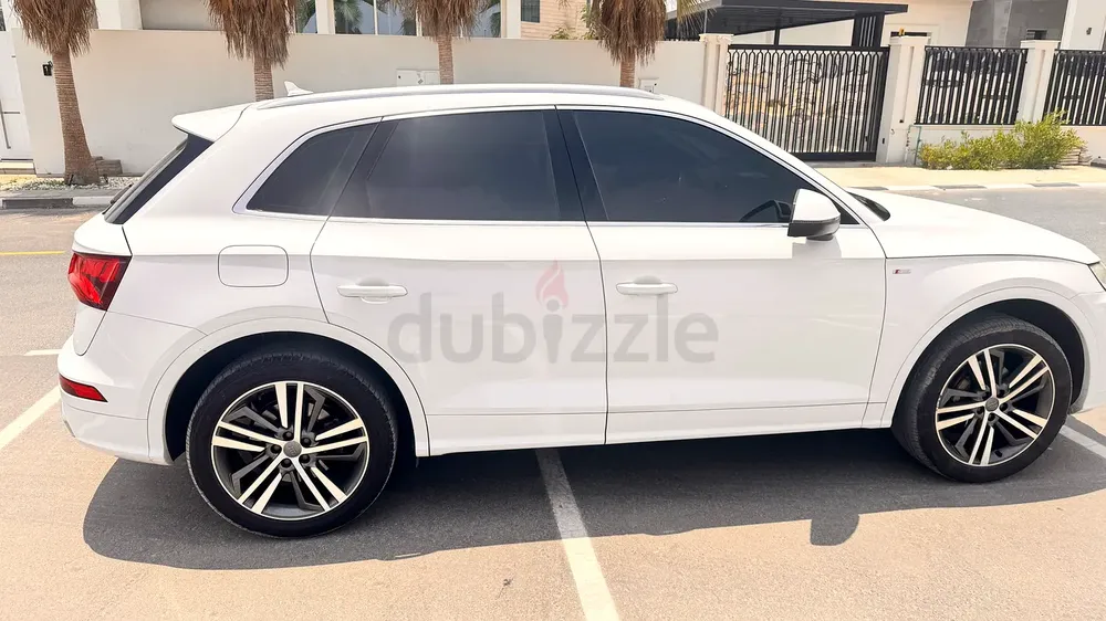 Audi Q5 45 TFSI Quattro S Line 2017 | GCC Specs | Low Mileage - Image 9