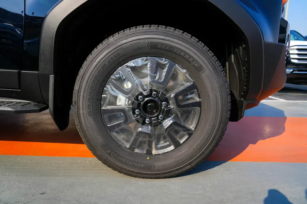 Toyota Prado Allrounder 2.4 2026 GCC - Image 8