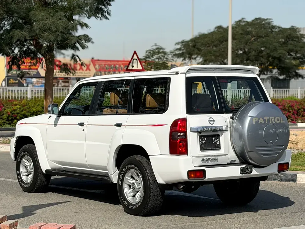Nissan Patrol Safari 2021 GCC Specs Low Mileage - Image 5