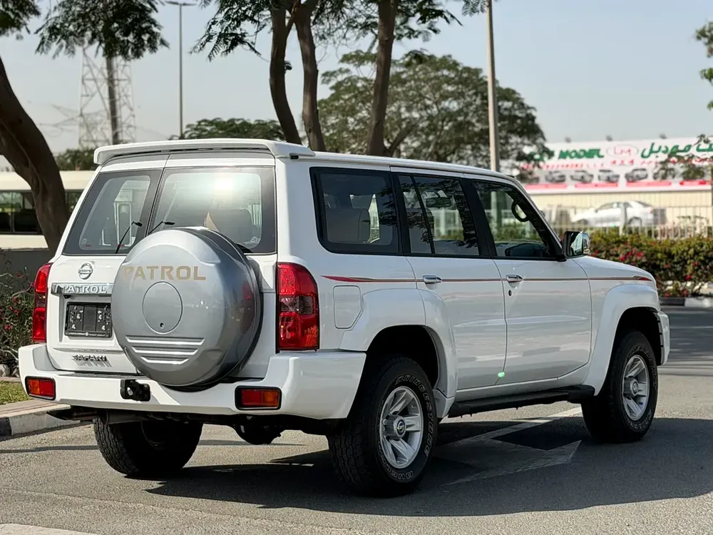 Nissan Patrol Safari 2021 GCC Specs Low Mileage - Image 6
