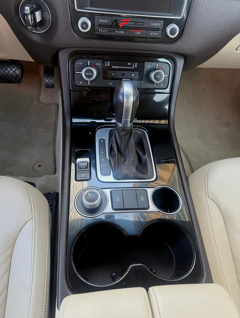 1 Year Warranty | 2015 Volkswagen Touareg SE - Image 10