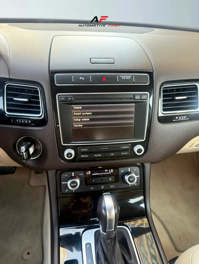 1 Year Warranty | 2015 Volkswagen Touareg SE - Image 9