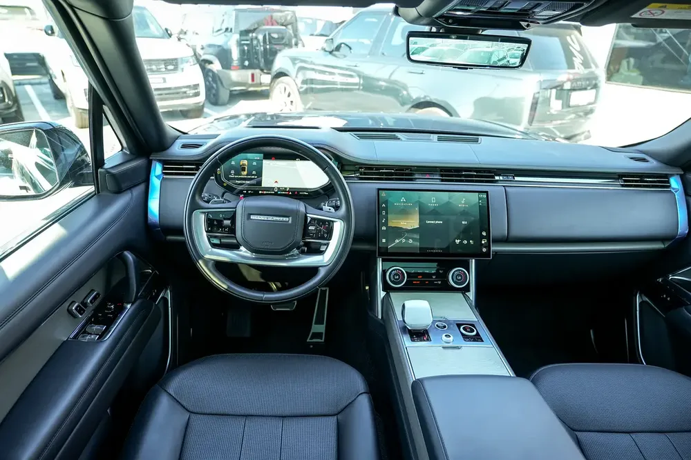 Land Rover Range Rover SV LWB 2023 Carpathian Grey- Black  GCC Specs - Image 10