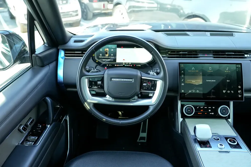 Land Rover Range Rover SV LWB 2023 Carpathian Grey- Black  GCC Specs - Image 11