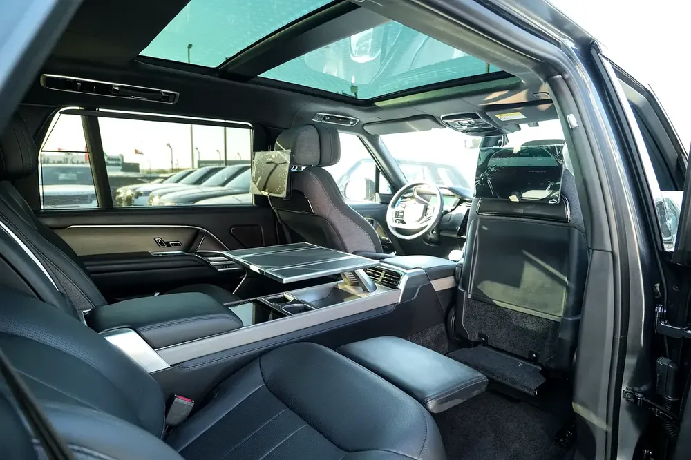 Land Rover Range Rover SV LWB 2023 Carpathian Grey- Black  GCC Specs - Image 15