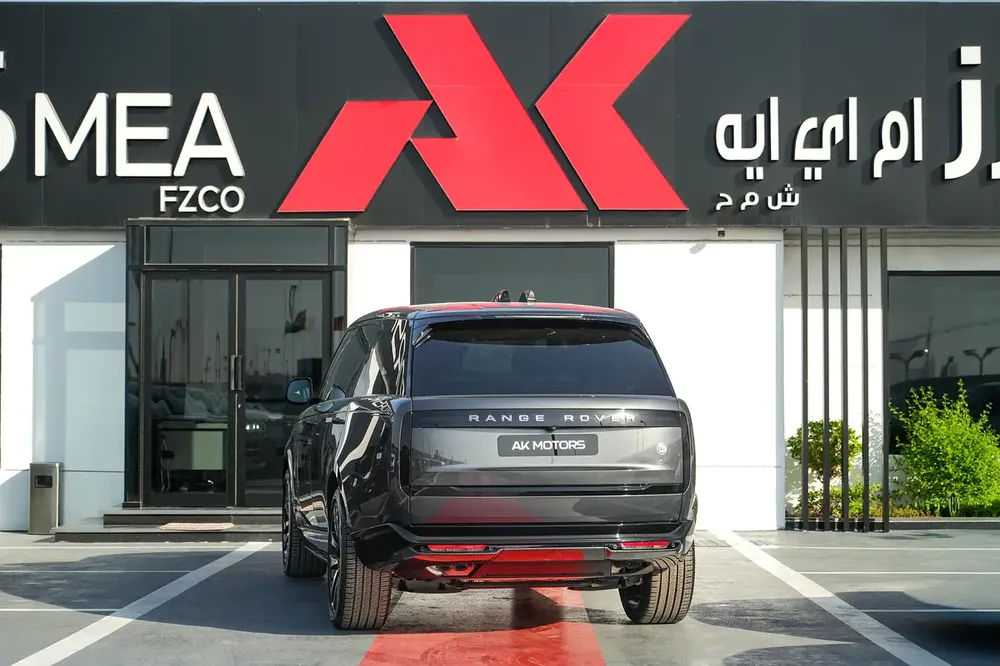 Land Rover Range Rover SV LWB 2023 Carpathian Grey- Black  GCC Specs - Image 6