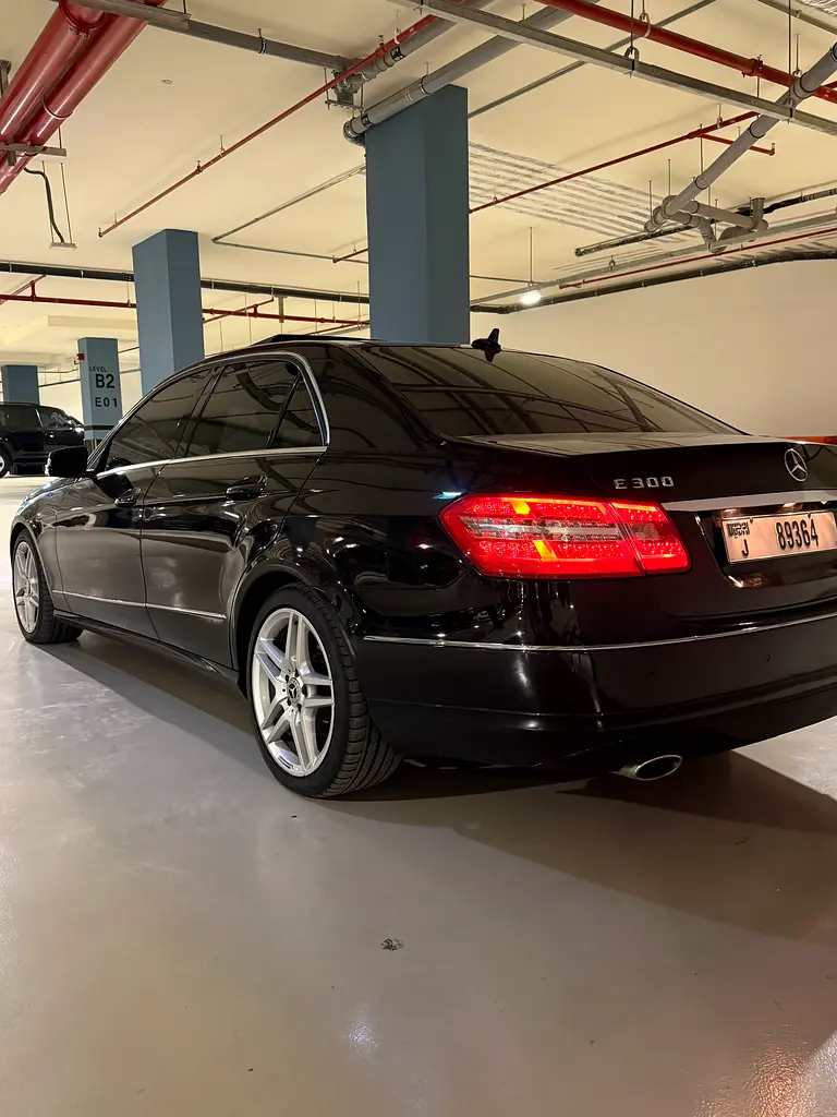 Mercedes-Benz E 300 - 2011 - Japanese Specs - Image 4