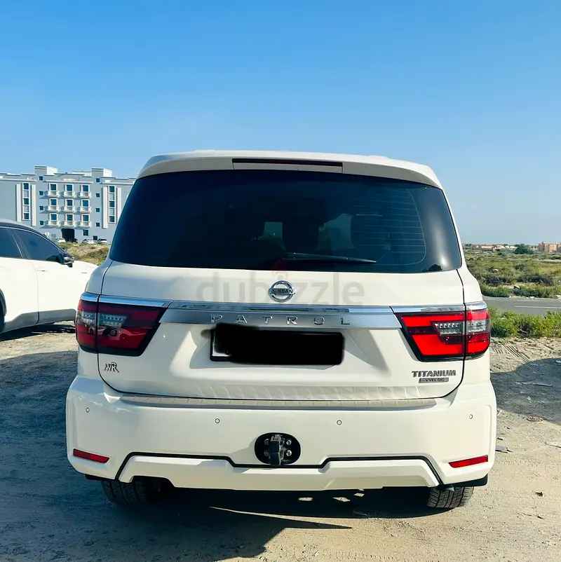 Nissan Patrol LE Titanium 5.6L V8 - Image 5