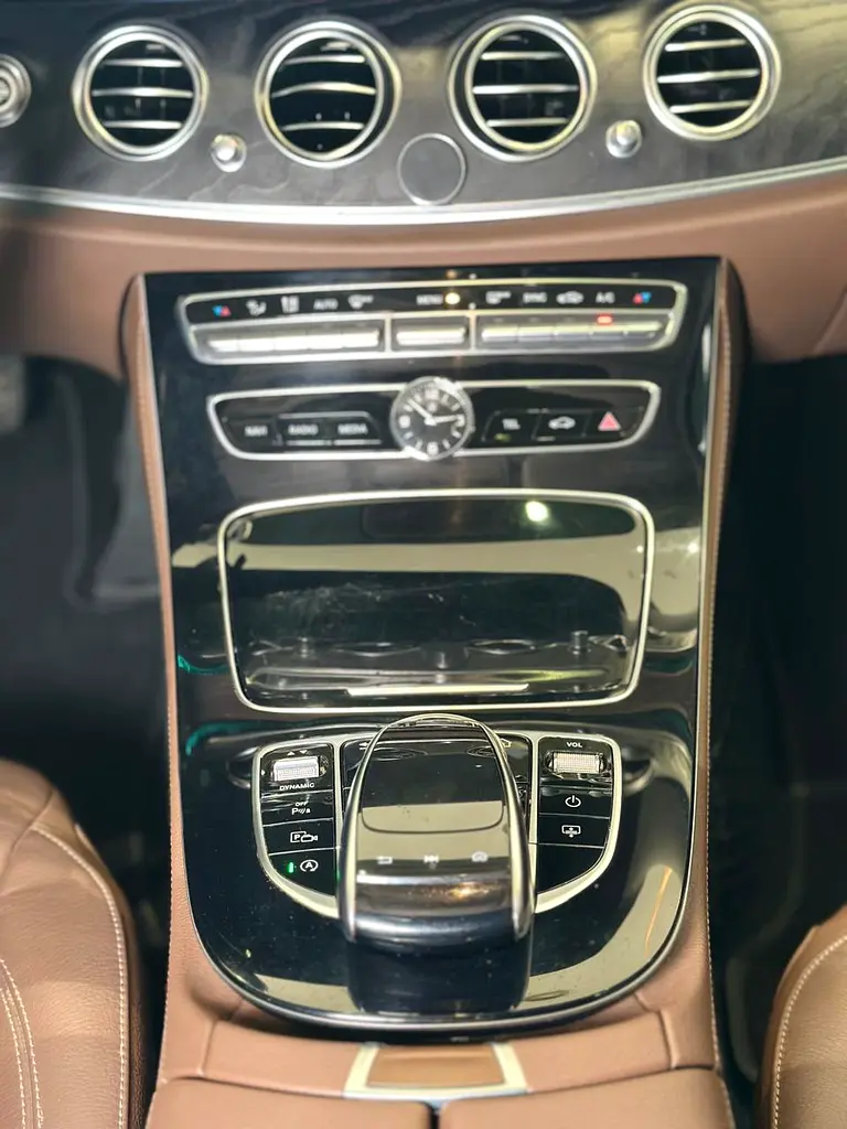 2019 Mercedes-Benz E-Class E 350 - GCC Specs - Pristine Condition - Image 13