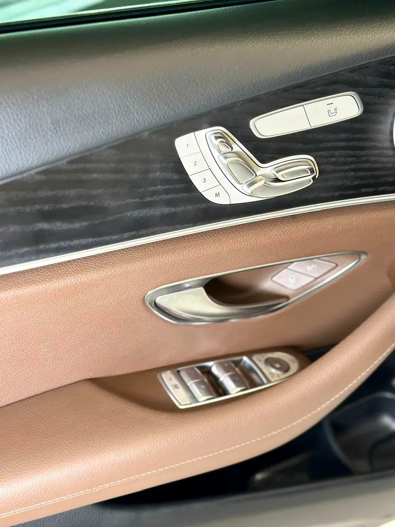 2019 Mercedes-Benz E-Class E 350 - GCC Specs - Pristine Condition - Image 17