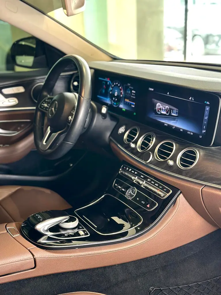 2019 Mercedes-Benz E-Class E 350 - GCC Specs - Pristine Condition - Image 8