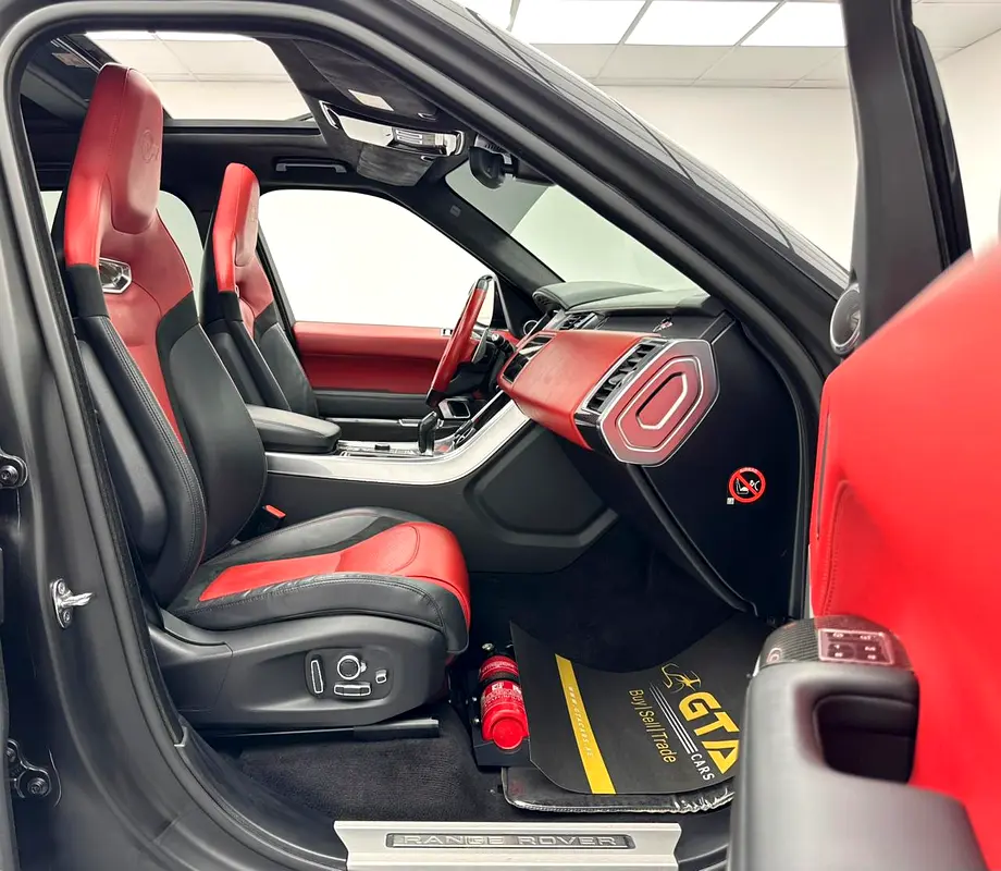 2019 Range Rover Sport SVR Carbon Edition, 1 Year Warranty Unlimited Km, Full Service History, GCC - Image 16