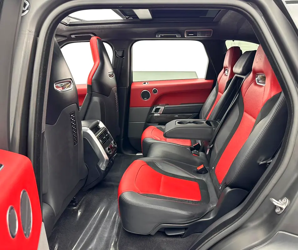 2019 Range Rover Sport SVR Carbon Edition, 1 Year Warranty Unlimited Km, Full Service History, GCC - Image 17