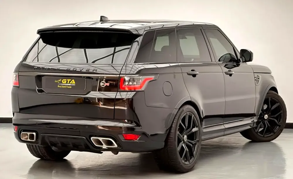 2019 Range Rover Sport SVR Carbon Edition, 1 Year Warranty Unlimited Km, Full Service History, GCC - Image 4