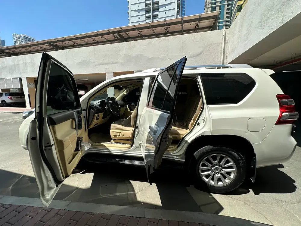 Toyota Prado GXR 4.0 Full Option | 2016 | Well Maintained | GCC Specs - Image 5