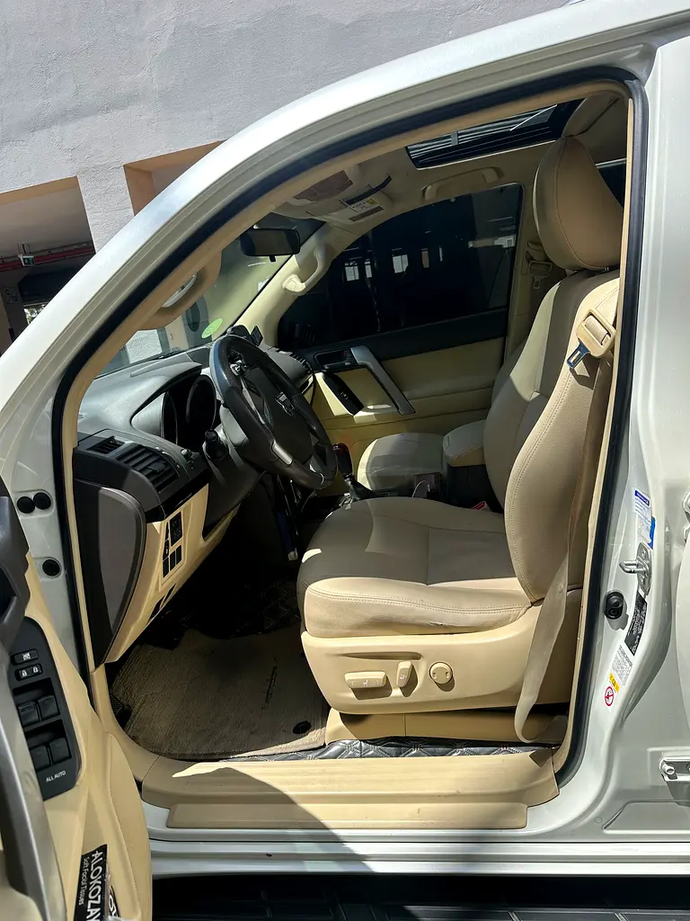 Toyota Prado GXR 4.0 Full Option | 2016 | Well Maintained | GCC Specs - Image 7