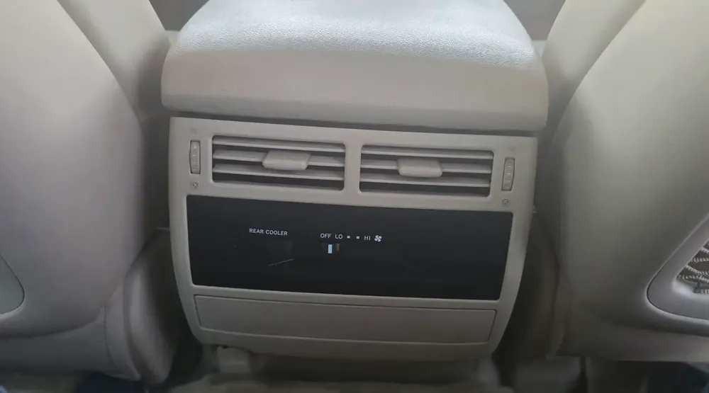 Toyota Land Cruiser GXR 2019 | GCC Specs | Well Maintained - Image 18