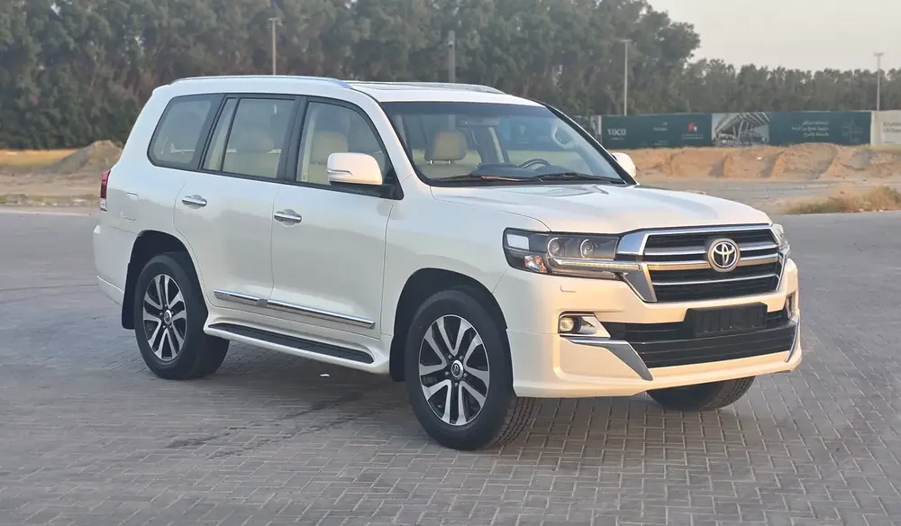 Toyota Land Cruiser GXR 2019 | GCC Specs | Well Maintained - Image 6