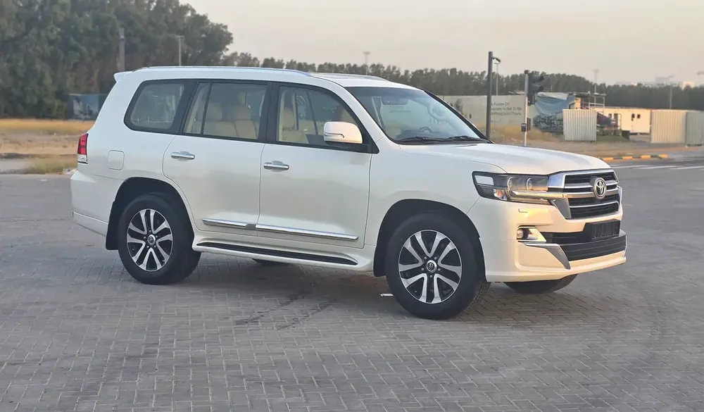 Toyota Land Cruiser GXR 2019 | GCC Specs | Well Maintained - Image 7