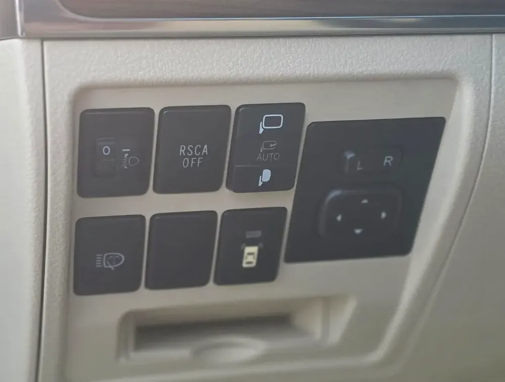 Toyota Land Cruiser GXR 2019 | GCC Specs | Well Maintained - Image 8