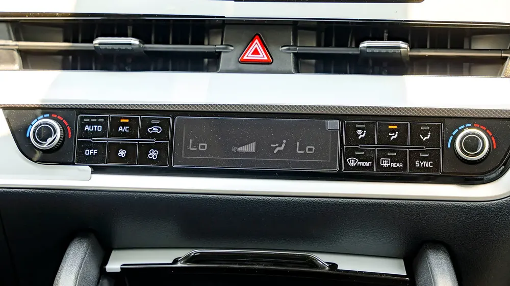 2025 Kia Sportage 1.6L Petrol AT with Panoramic Sunroof - Image 13