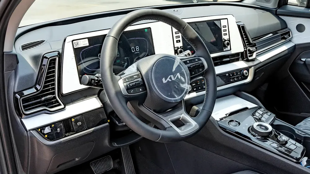 2025 Kia Sportage 1.6L Petrol AT with Panoramic Sunroof - Image 8