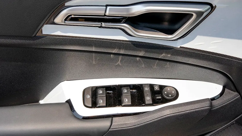 2025 Kia Sportage 1.6L Petrol AT with Panoramic Sunroof - Image 9