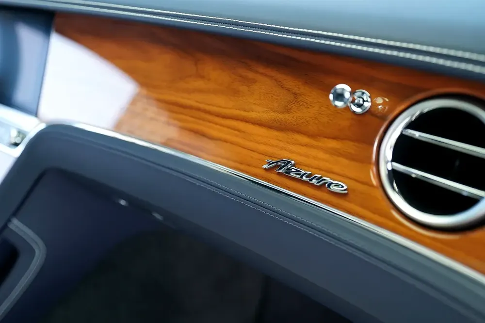 GT AZURE V8 | PANORAMIC ROOF | WOOD TRIM INTERIOR - Image 10