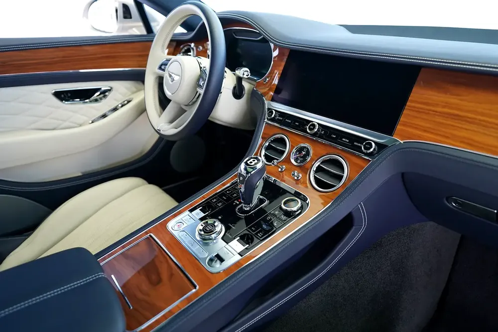 GT AZURE V8 | PANORAMIC ROOF | WOOD TRIM INTERIOR - Image 11