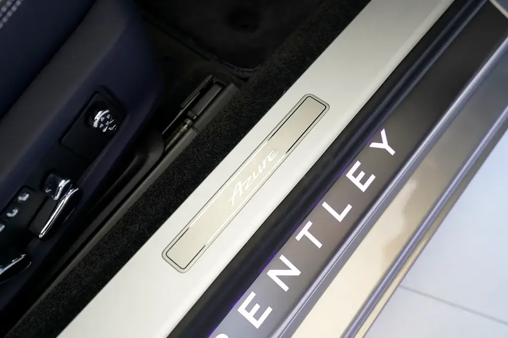 GT AZURE V8 | PANORAMIC ROOF | WOOD TRIM INTERIOR - Image 6
