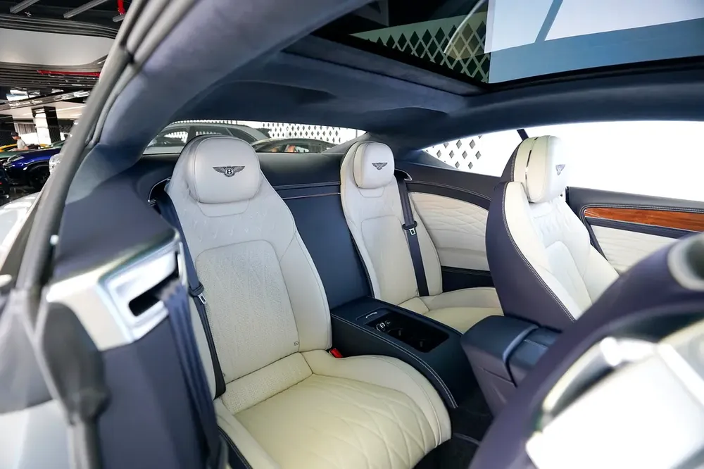 GT AZURE V8 | PANORAMIC ROOF | WOOD TRIM INTERIOR - Image 8