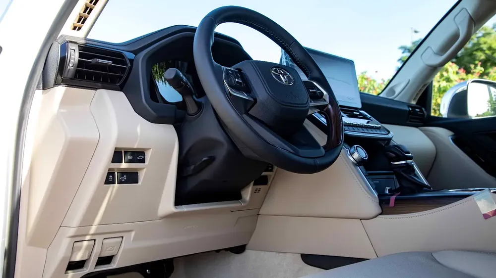 Toyota Land Cruiser VXR 4.0L Petrol | 2026 | GCC Specs | Full Option - Image 17