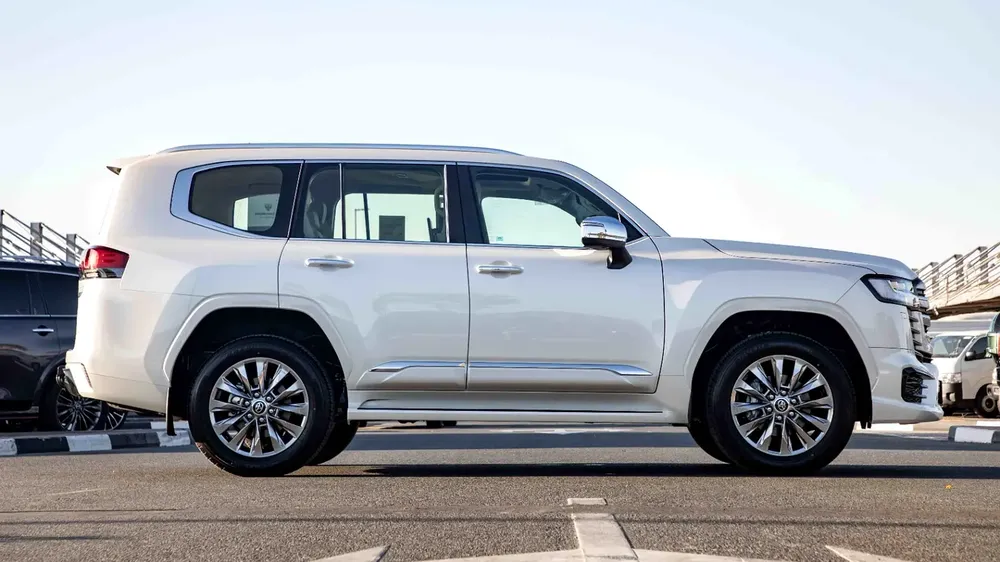 Toyota Land Cruiser VXR 4.0L Petrol | 2026 | GCC Specs | Full Option - Image 7
