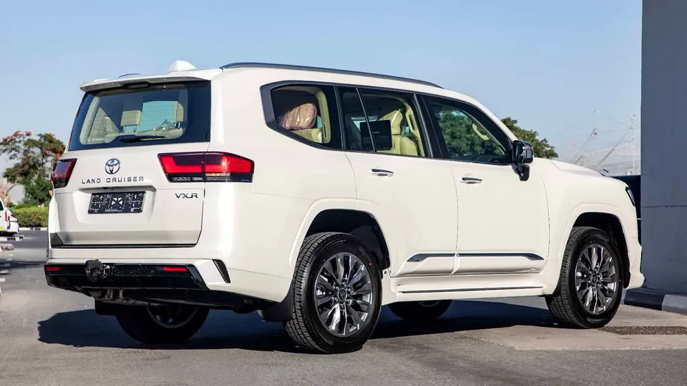 Toyota Land Cruiser VXR 4.0L Petrol | 2026 | GCC Specs | Full Option - Image 8