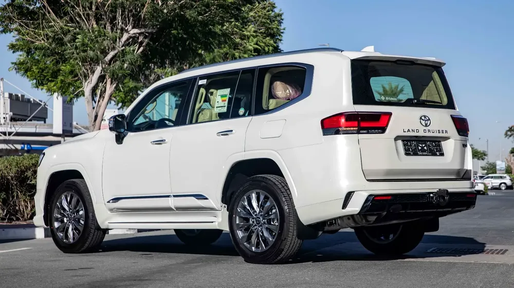 Toyota Land Cruiser VXR 4.0L Petrol | 2026 | GCC Specs | Full Option - Image 9