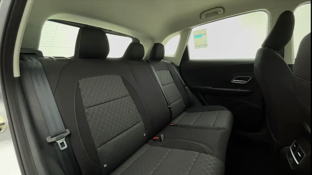 AED 801/month | Manufacturer Warranty | 30 Day Return | MG ZS 2026 - Image 9
