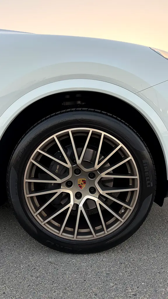 Porsche Cayenne Coupe 2022 GCC zero accident - Image 13
