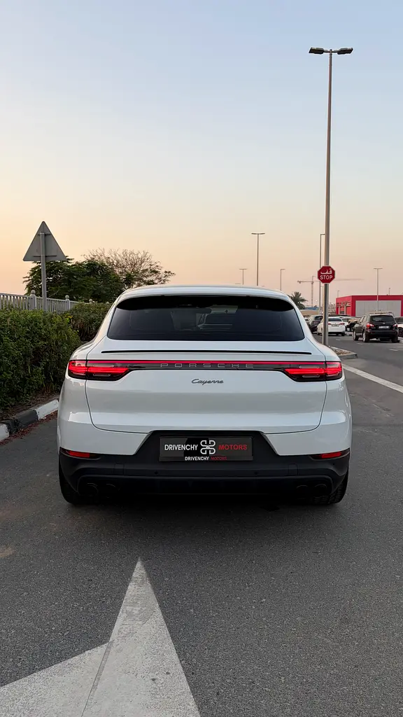 Porsche Cayenne Coupe 2022 GCC zero accident - Image 4