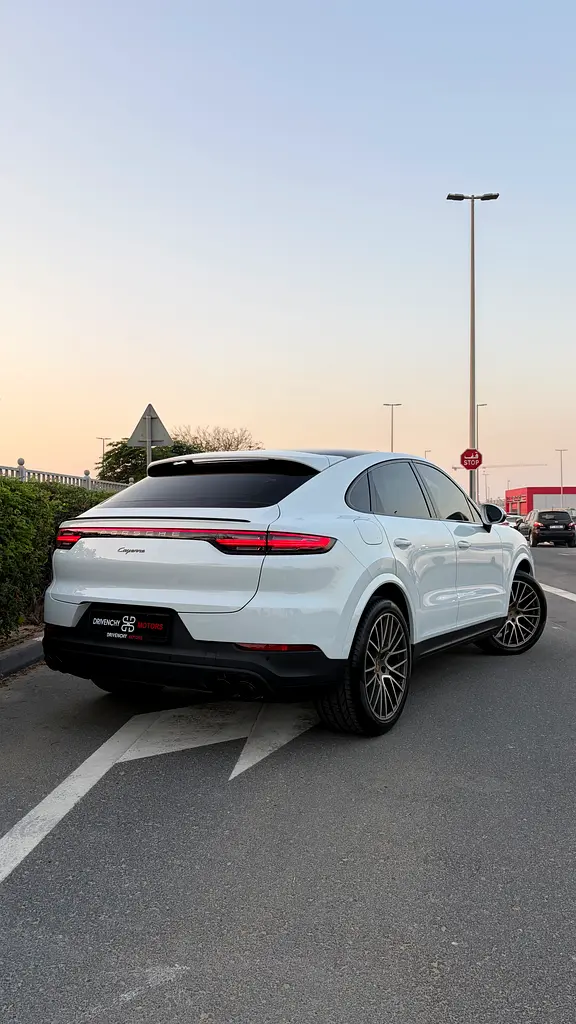 Porsche Cayenne Coupe 2022 GCC zero accident - Image 5