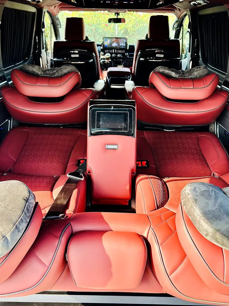 TOYOTA HIACE VIP 2025 AT GCC NEW CAR 0KM - Image 10