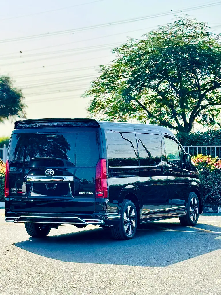 TOYOTA HIACE VIP 2025 AT GCC NEW CAR 0KM - Image 19