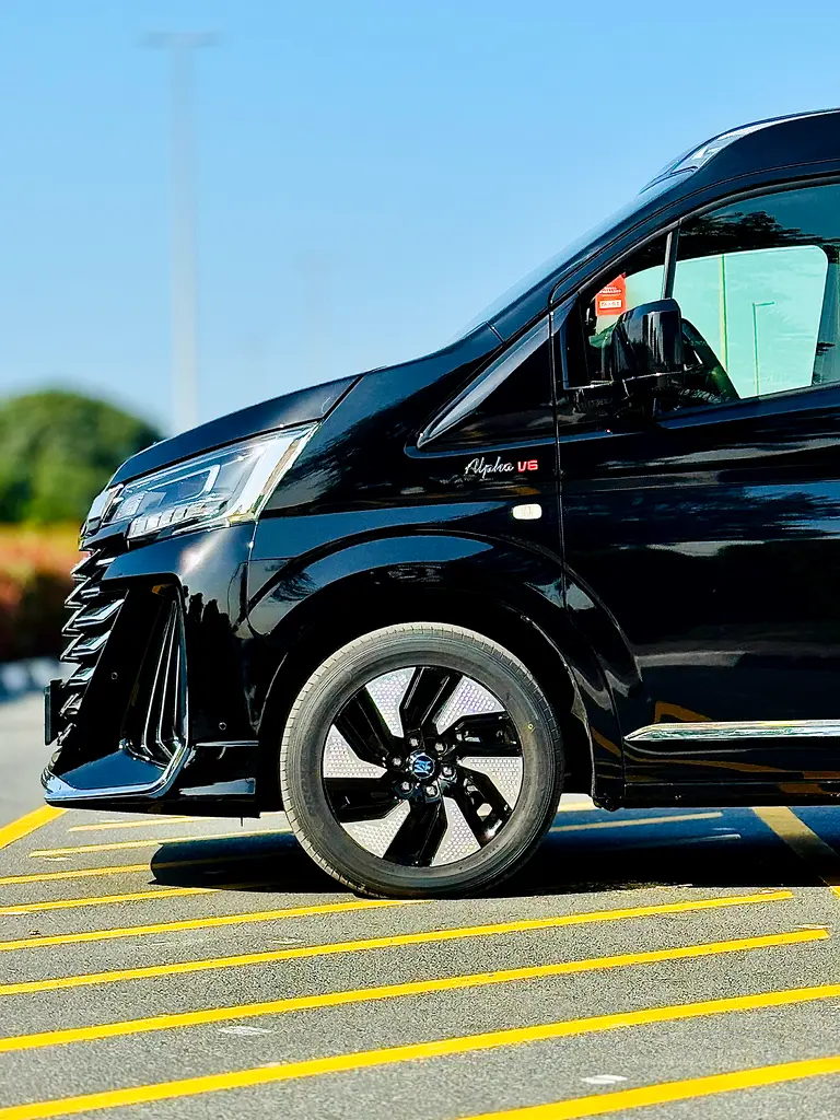 TOYOTA HIACE VIP 2025 AT GCC NEW CAR 0KM - Image 7