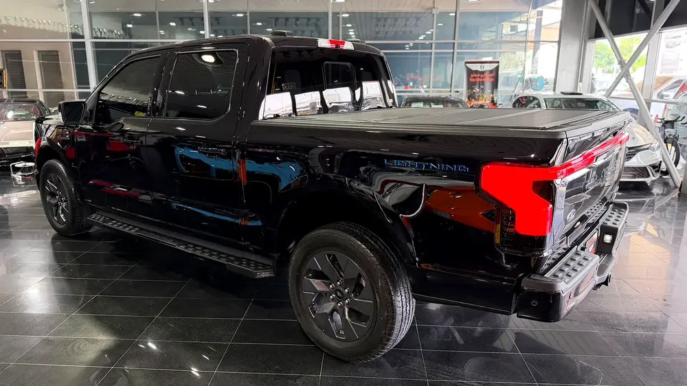 FORD F-150 LIGHTNING LARIAT ,EV, NO ACCIDENT, NO PAINT - Image 11