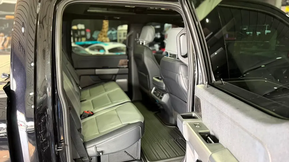FORD F-150 LIGHTNING LARIAT ,EV, NO ACCIDENT, NO PAINT - Image 8