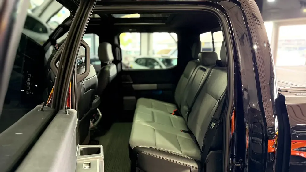 FORD F-150 LIGHTNING LARIAT ,EV, NO ACCIDENT, NO PAINT - Image 9