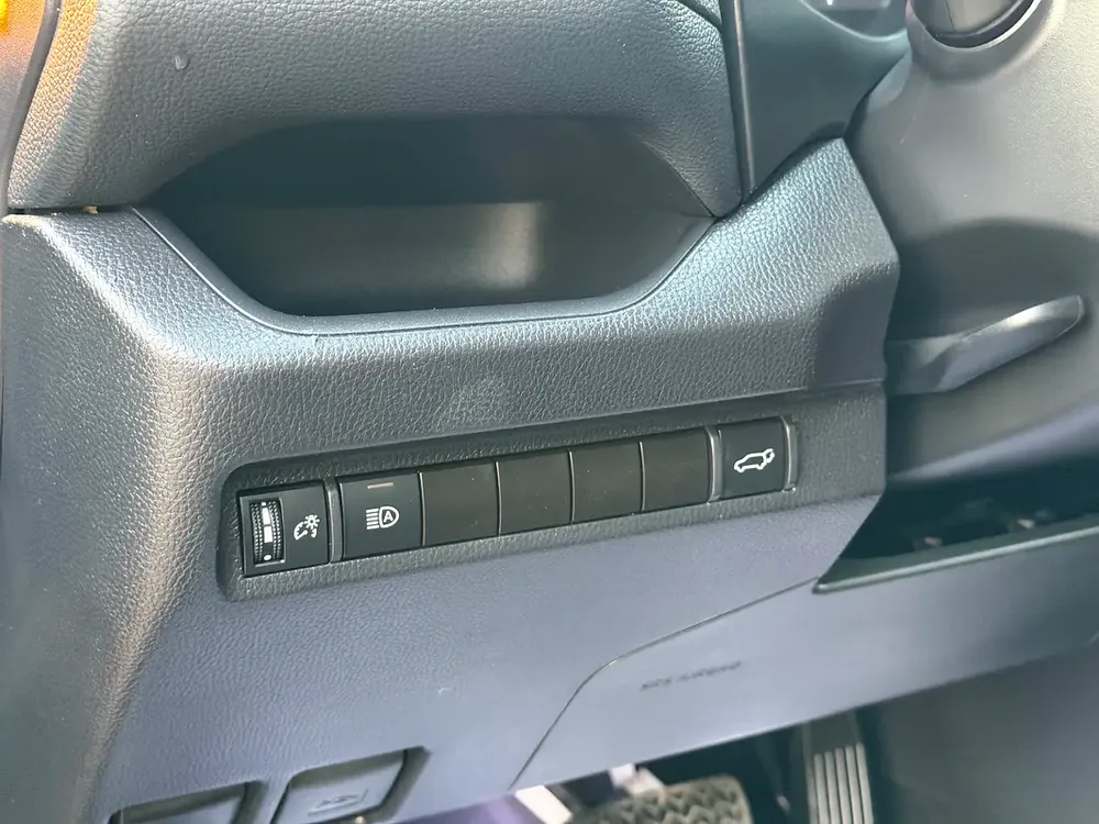 2025 TOYOTA RAV4 XLE XP FULL OPTIONS IMPORTED FROM USA - Image 16