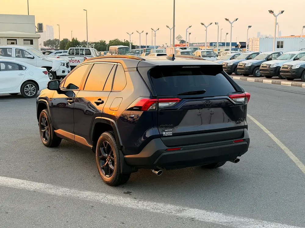 2025 TOYOTA RAV4 XLE XP FULL OPTIONS IMPORTED FROM USA - Image 4