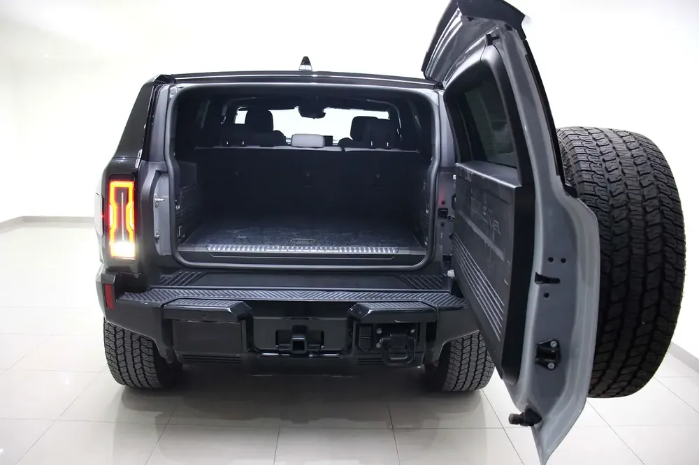 GMC Hummer EV 3X - GCC Specs - Brand New Including warranty and service - Image 7