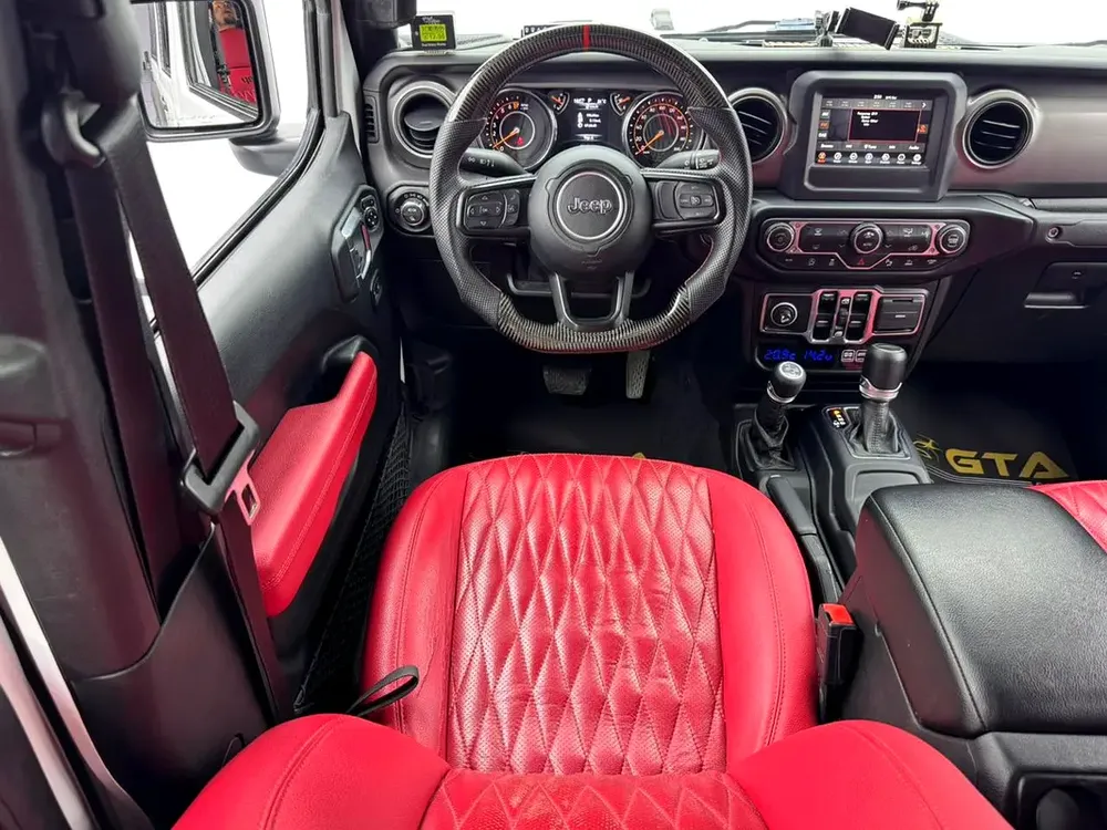 2021 Jeep Gladiator Sport, 2027 Jeep Warranty, Full Jeep Service History, Carbon Fiber Interior, GCC - Image 14