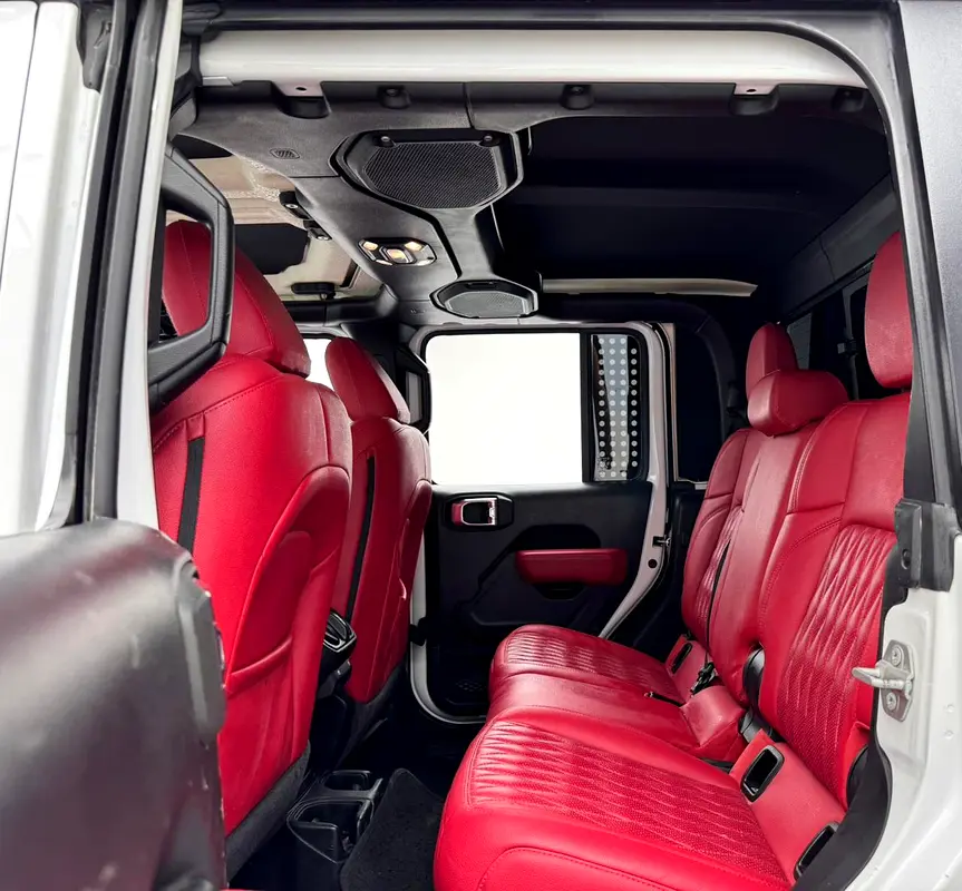2021 Jeep Gladiator Sport, 2027 Jeep Warranty, Full Jeep Service History, Carbon Fiber Interior, GCC - Image 17